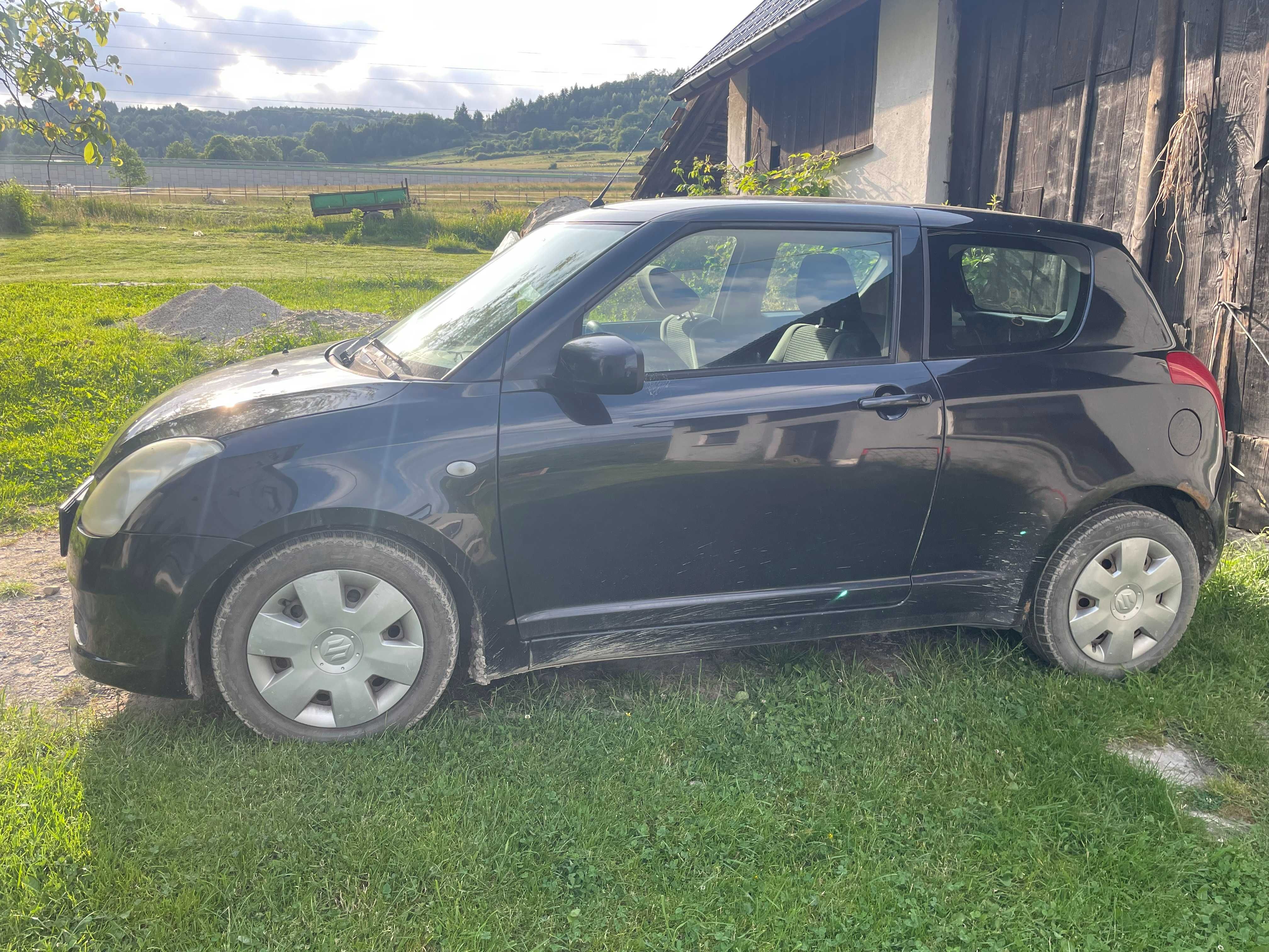 Sprzedam uszkodzony samochód Suzuki Swift benzyna +LPG rocznik 2005