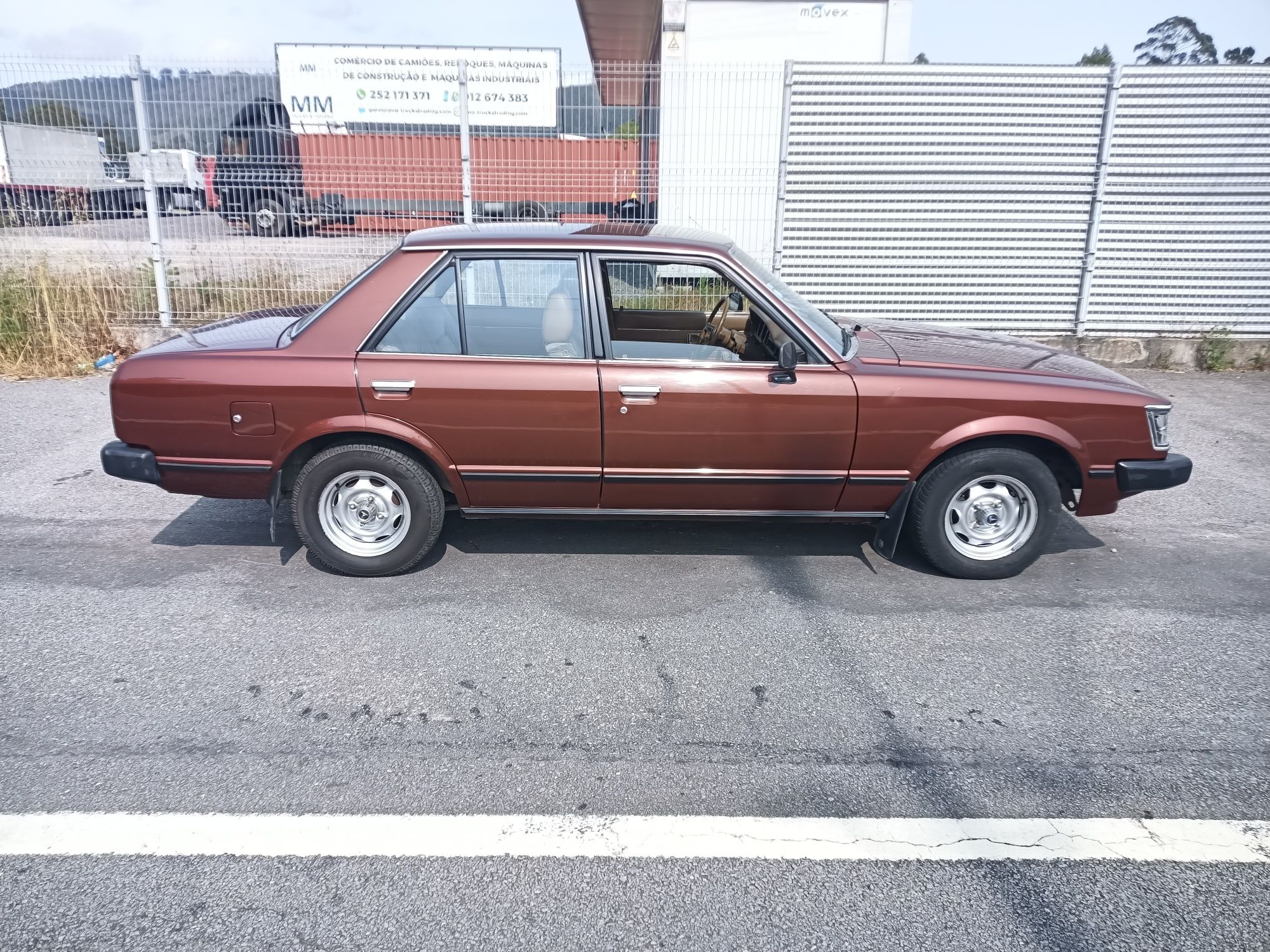 Toyota Carina primeira edição
