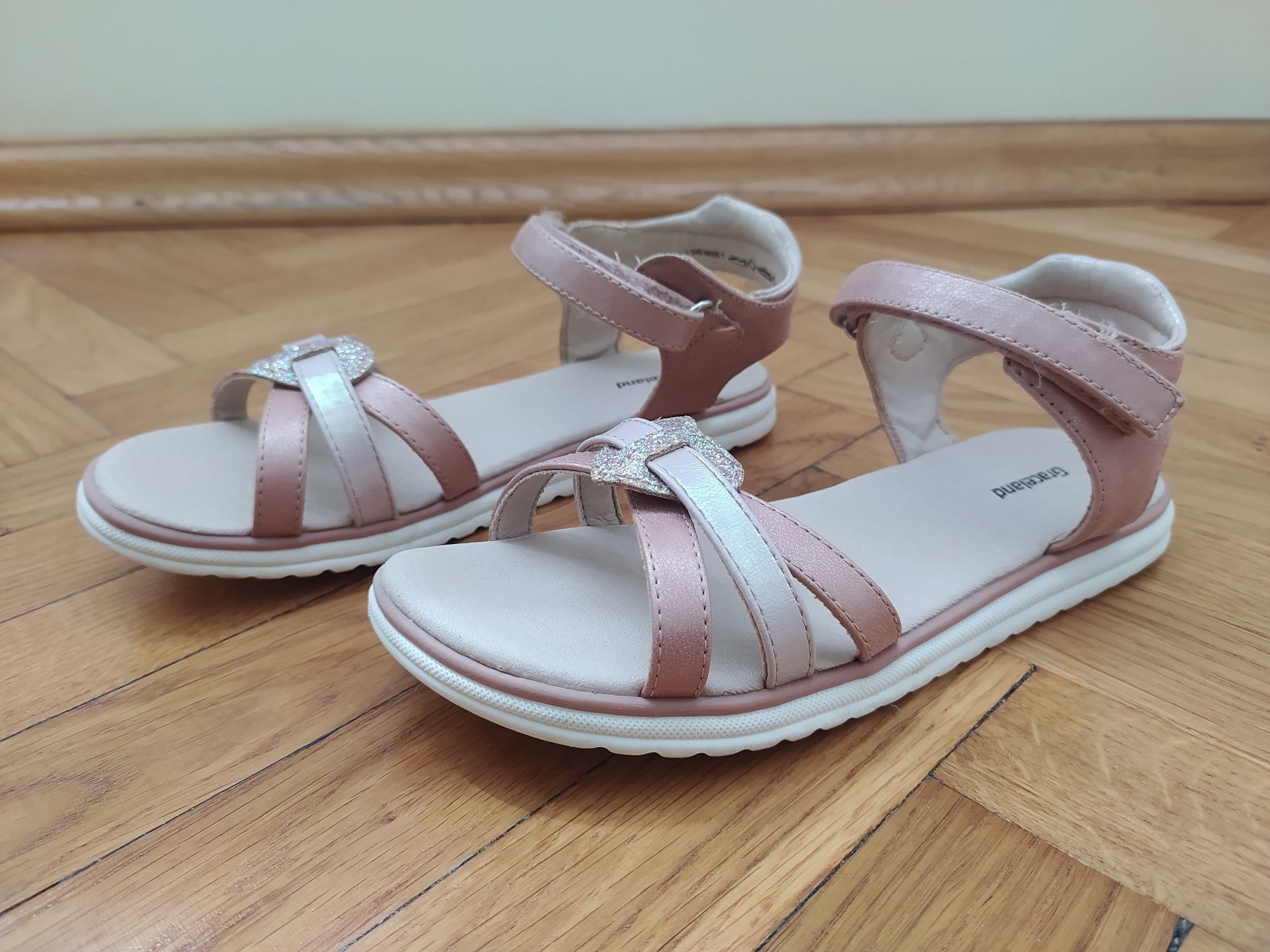 Buty/sandałki dla dziewczynki rozm.34 firma Deichmann dł.wkladki 22 cm