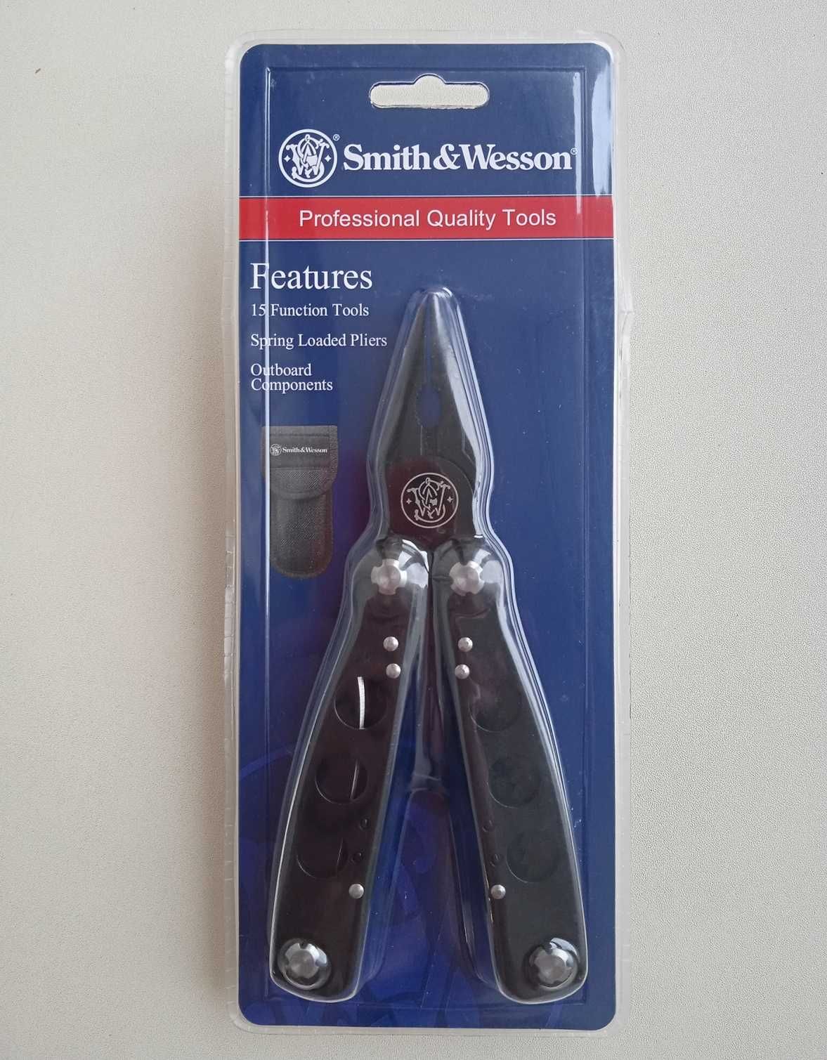 Мультитул Smith & Wesson з чохлом. Оригінал. Куплений в США