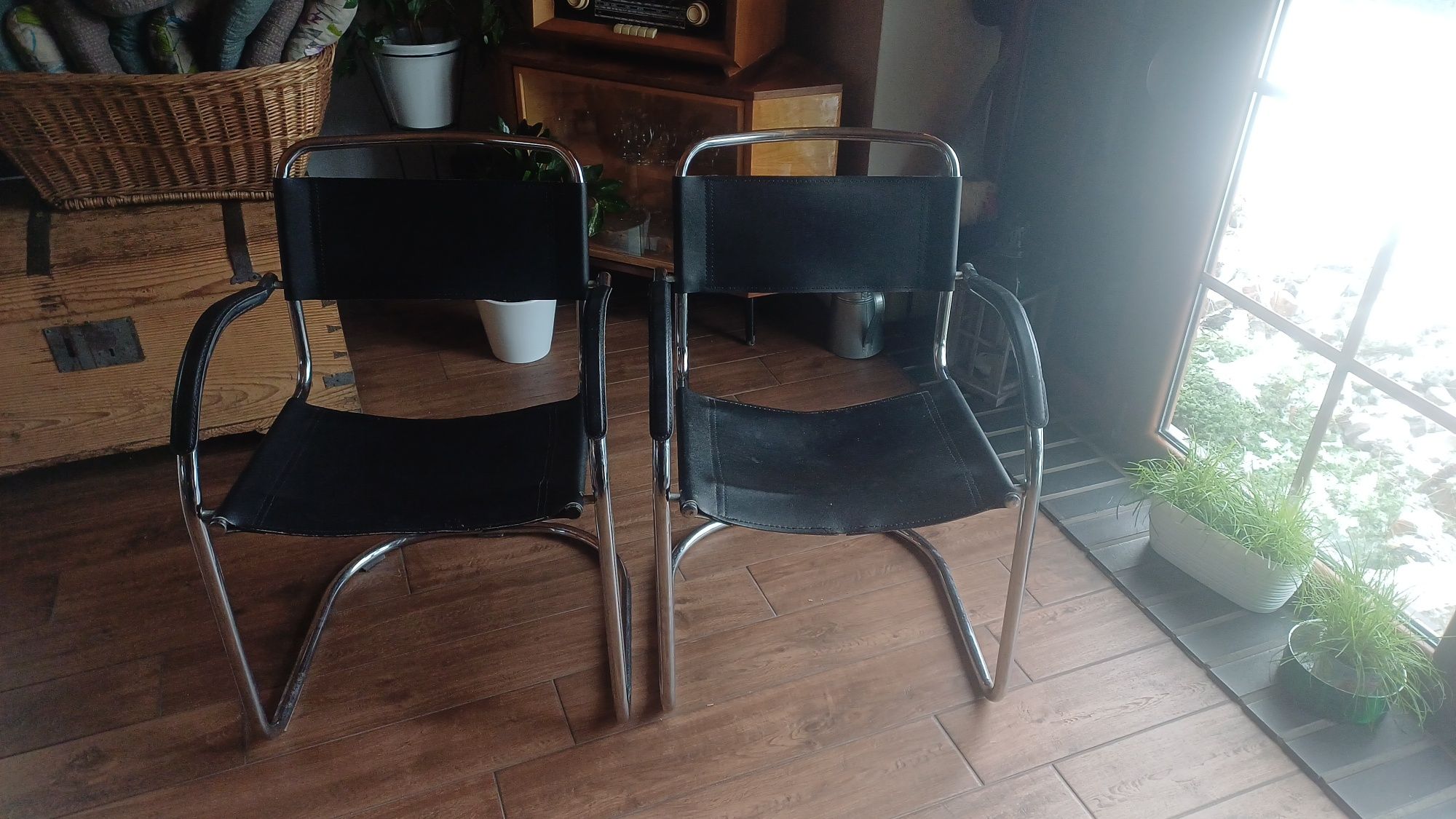 Krzesła w stylu Bauhaus