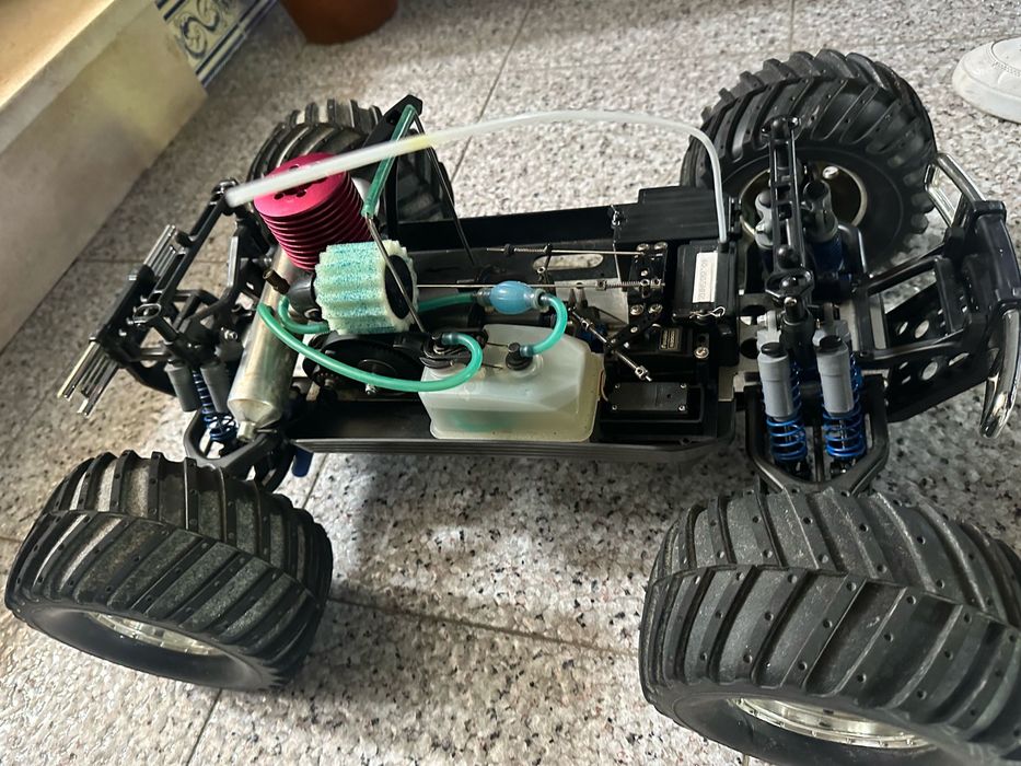 Carro telecomandado Nitro thunder tiger monster truck