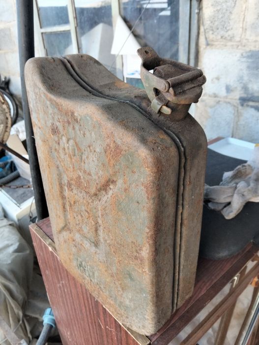 Продам канистра 10л