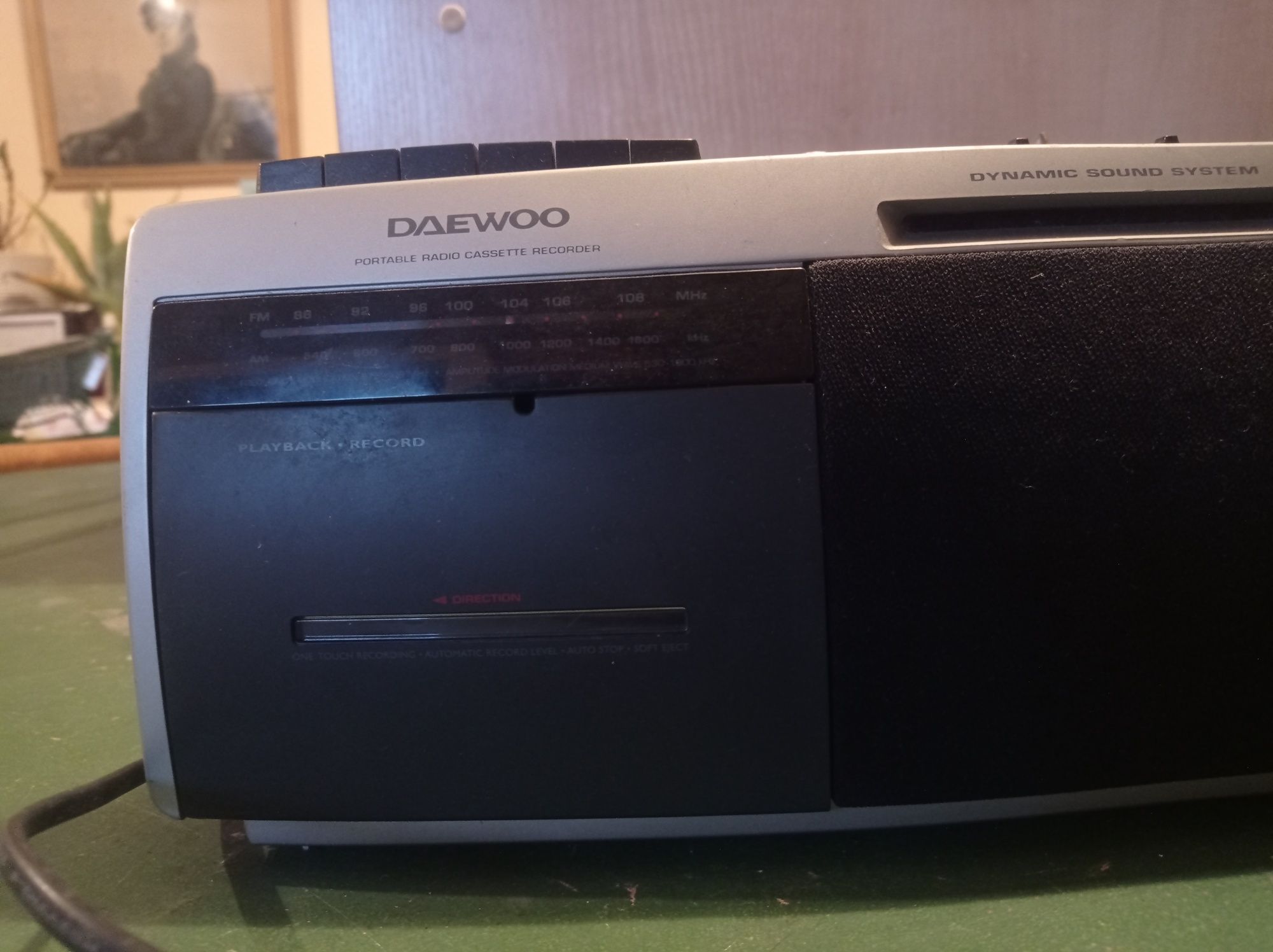 Radio  biało czarny DAEWOO