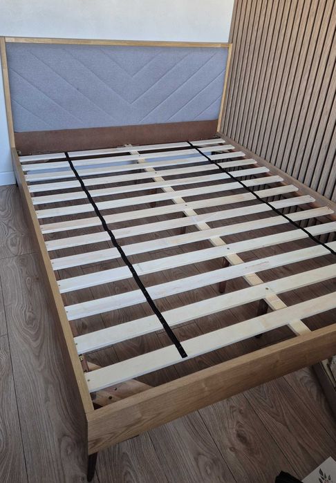 Łóżko dwuosobowe, stelaż 160x200, drewniane