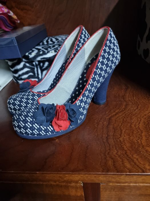 Muitos sapatos senhora 39