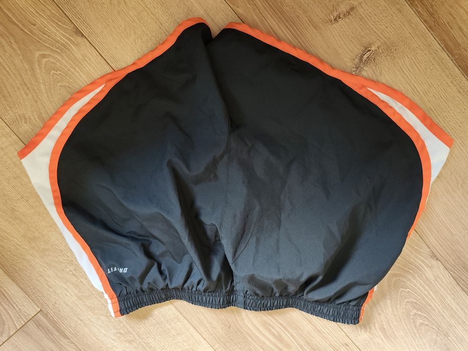 Spodenki joggingowa Nike. Damskie M.