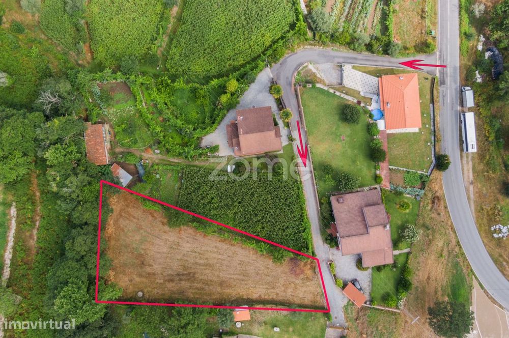 Terreno  c/ 1100 m2, Projeto Aprovado p/ Moradia Térrea