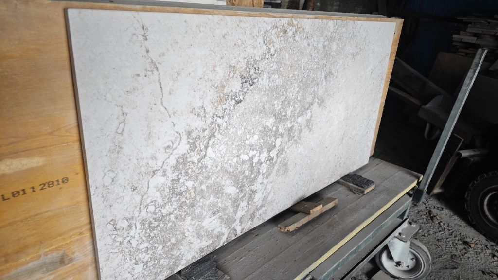 Blat kamienny Quartz Surfaces 139.7/70.2