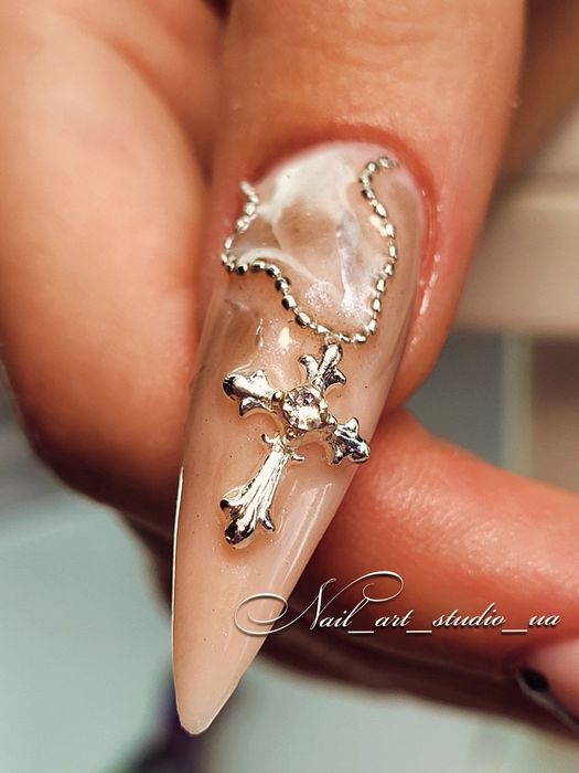 Нарощення нігтів, укріплення. Арт дизайн