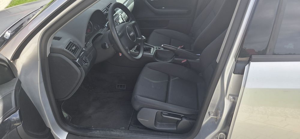 Audi a4 kombi 2.4b