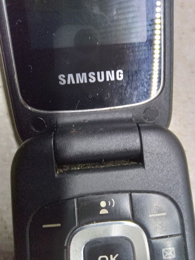 Мобильный телефон " SAMSUNG "  aeriзon   кнопочный, б\у