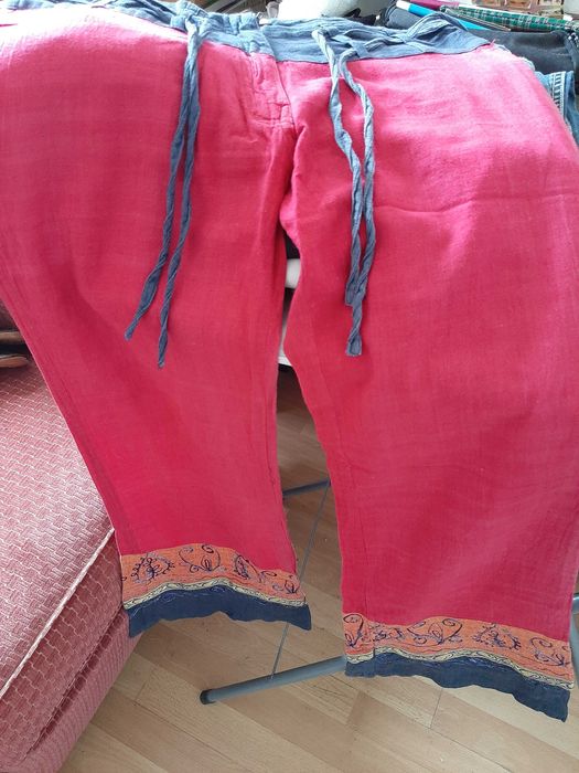 10 peças de roupa variada para vestir ou revender