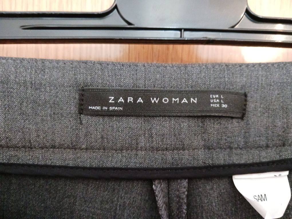 Calças cinzentas da Zara