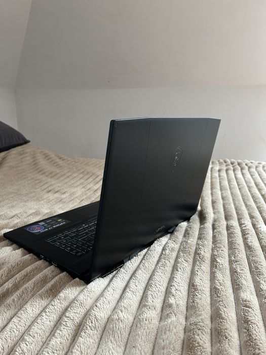 Laptop MSI 17 cali i7-3620 rtx 4060 16gb ram 1 TB Jak nowy