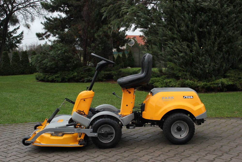Stiga Park Compact  14  HST TRAKTOREK Kosiarka
