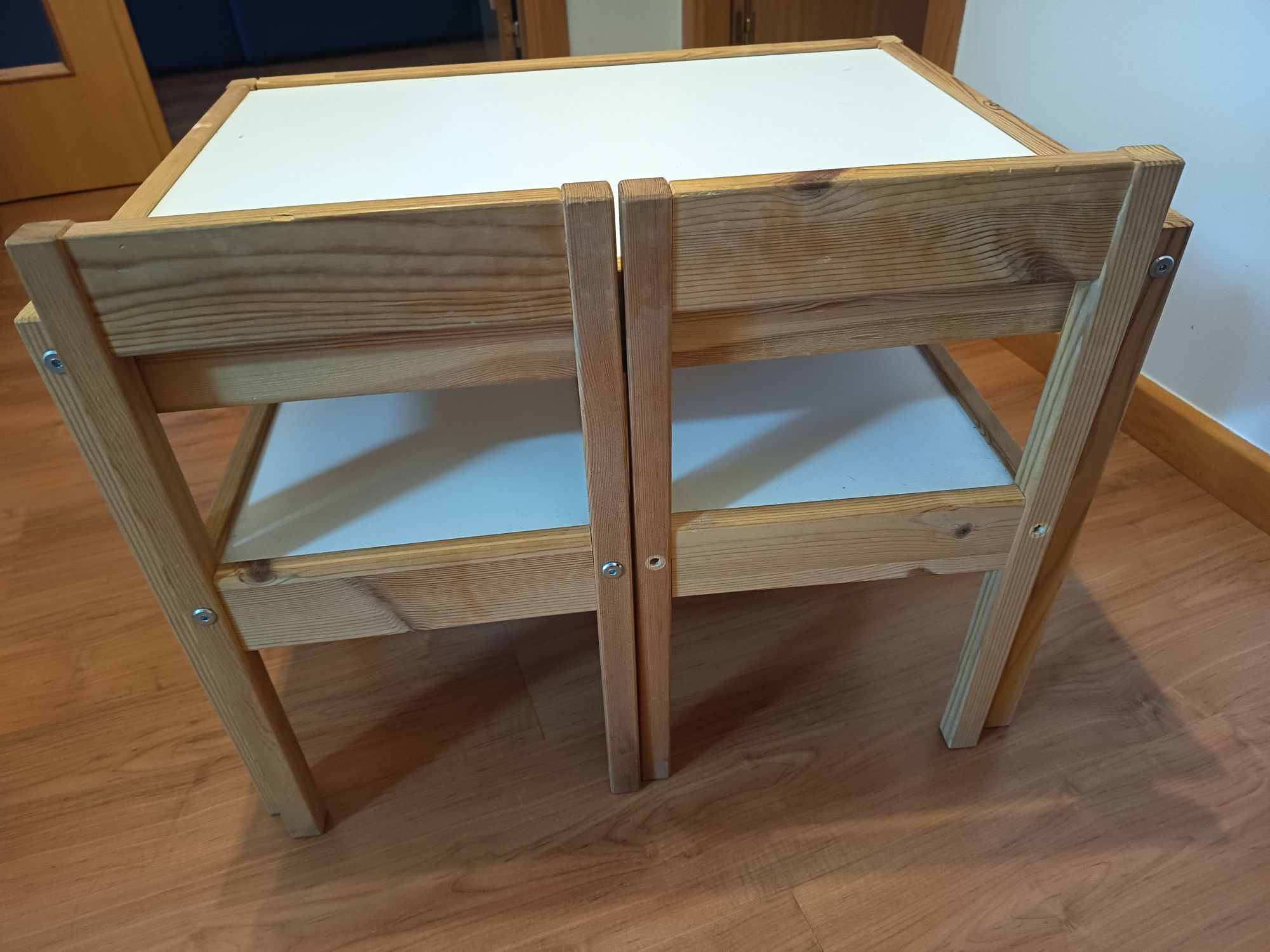 Mesa quarto criança