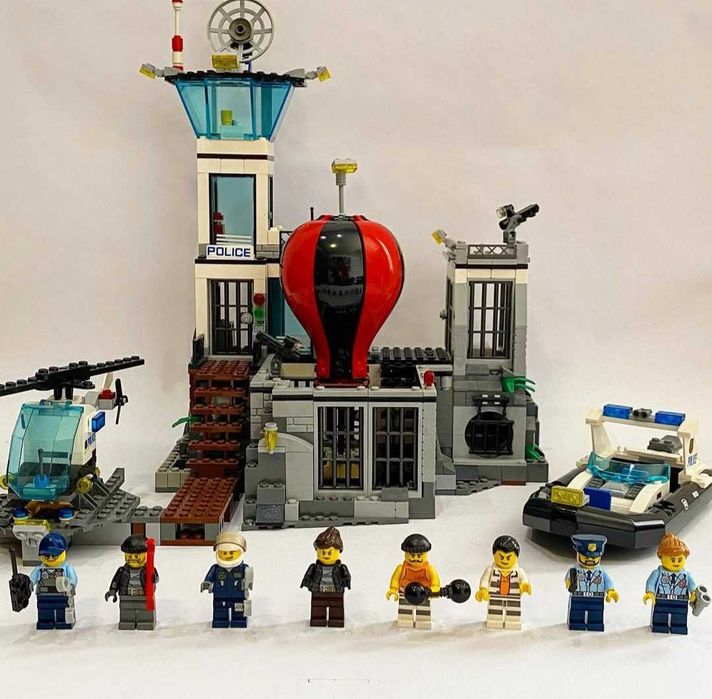 Конструктор Lego. Набір 60130. Острів-в'язниця.