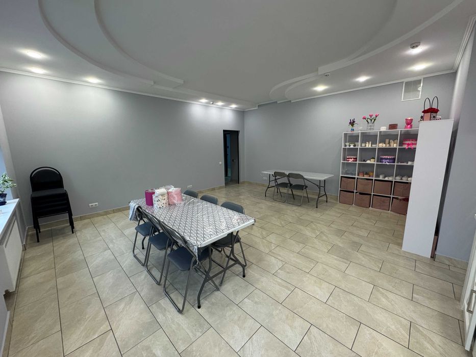 Офісне приміщення в центрі міста по вул. Небесної Сотні