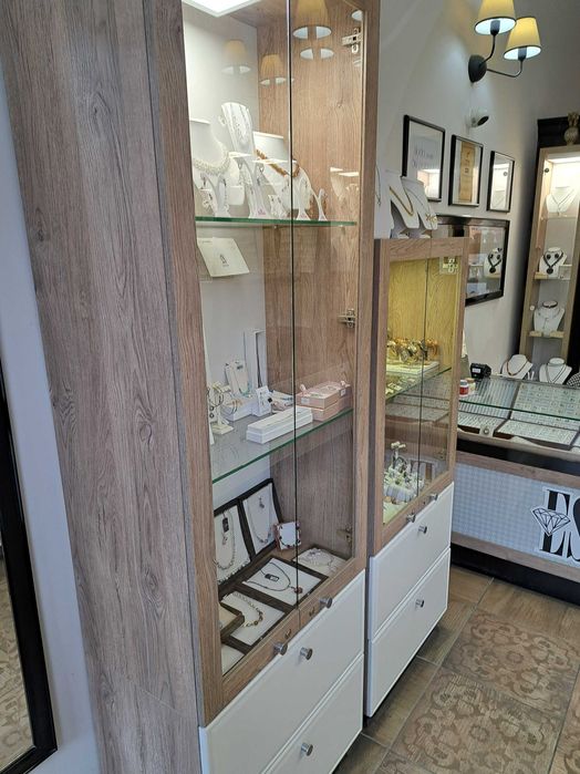 Gabloty jubilerskie z oświetleniem