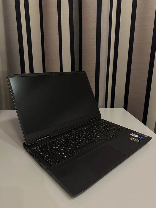 Ноутбук Lenovo LOQ 15IRH8 Storm Grey (82XV00K8RA)