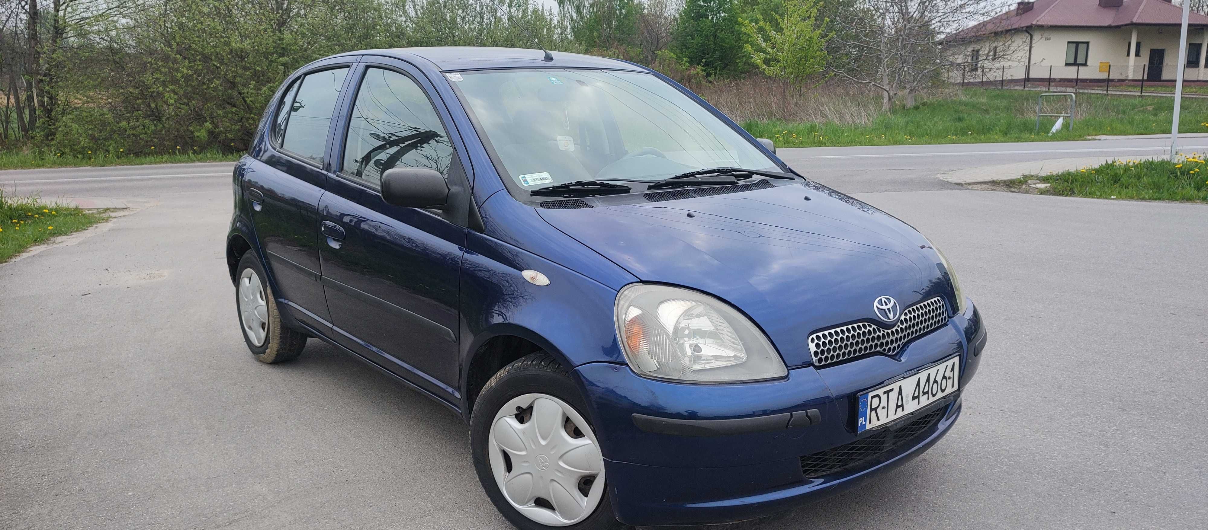 toyota yaris rok 2000 bez rdzy do jazdy brak klimy dobry stan