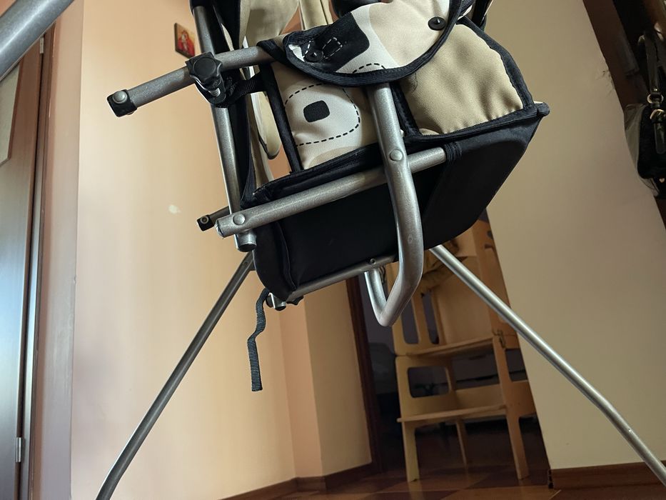 Дитяча гойдалка на ніжках, складається