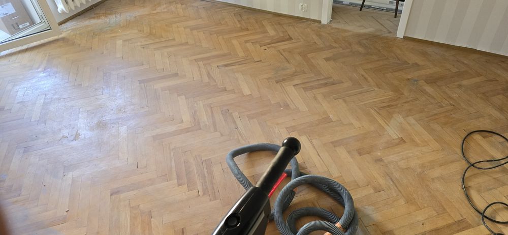 Cyklinowanie Bezpyłowe 100%  Układanie podłóg drewnianych Jedyni tacy
