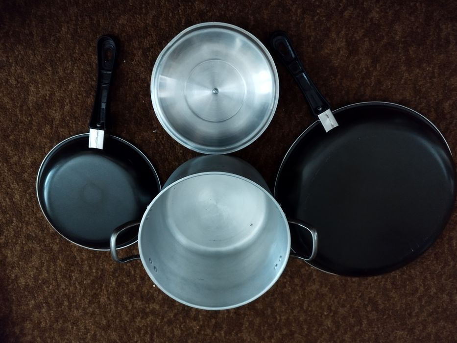 2 frigideiras e uma panela 20 euros - Novos