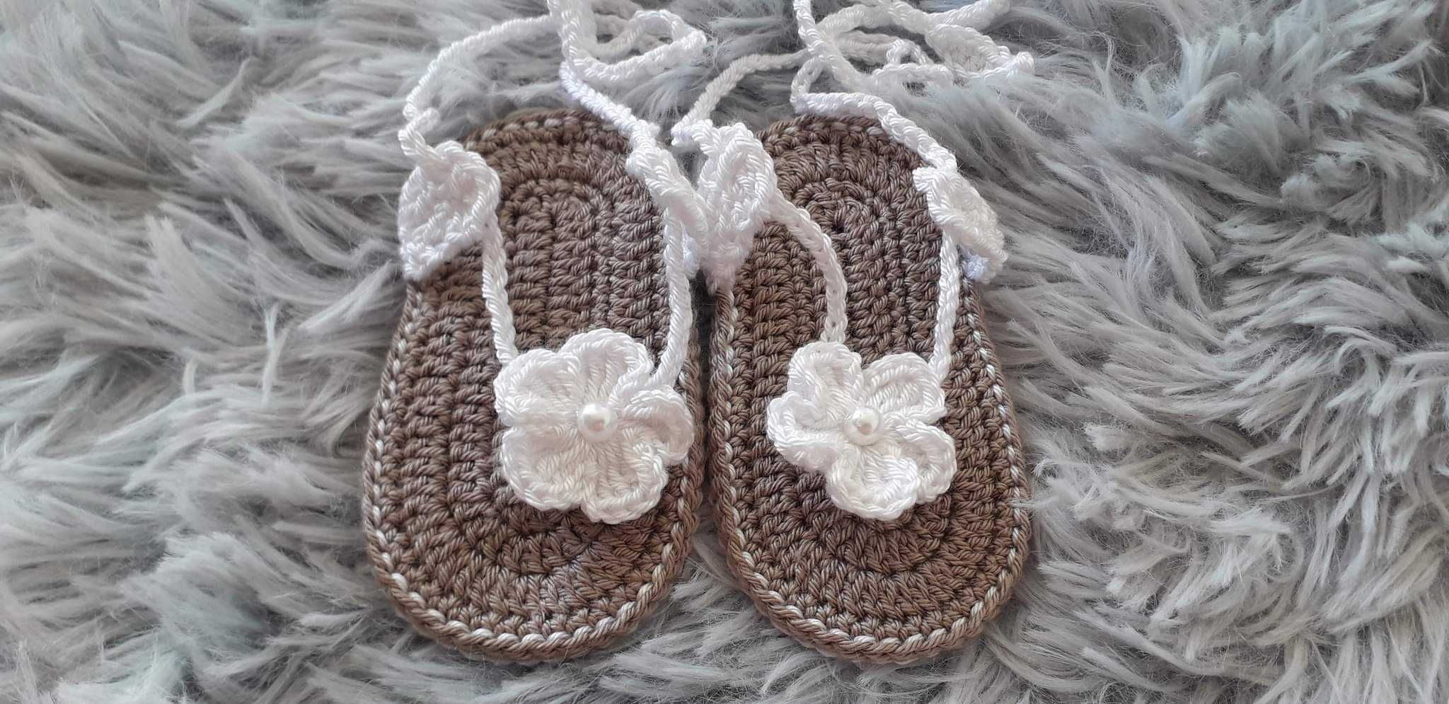 Sandalinhas para bebé, 9cm (1 a 3 meses), sola dupla.