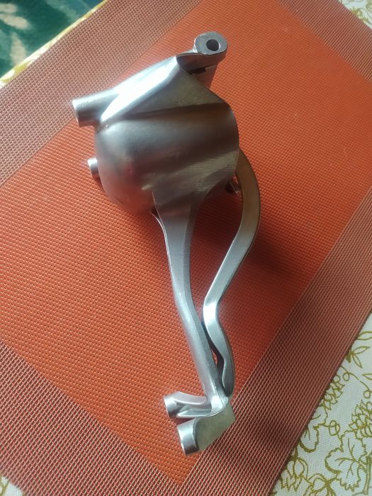 Metalowa wyciskarka do cytrusów