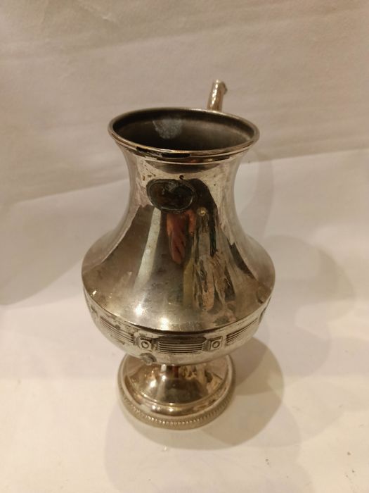 Sprzedam posrebrzane naczynia .