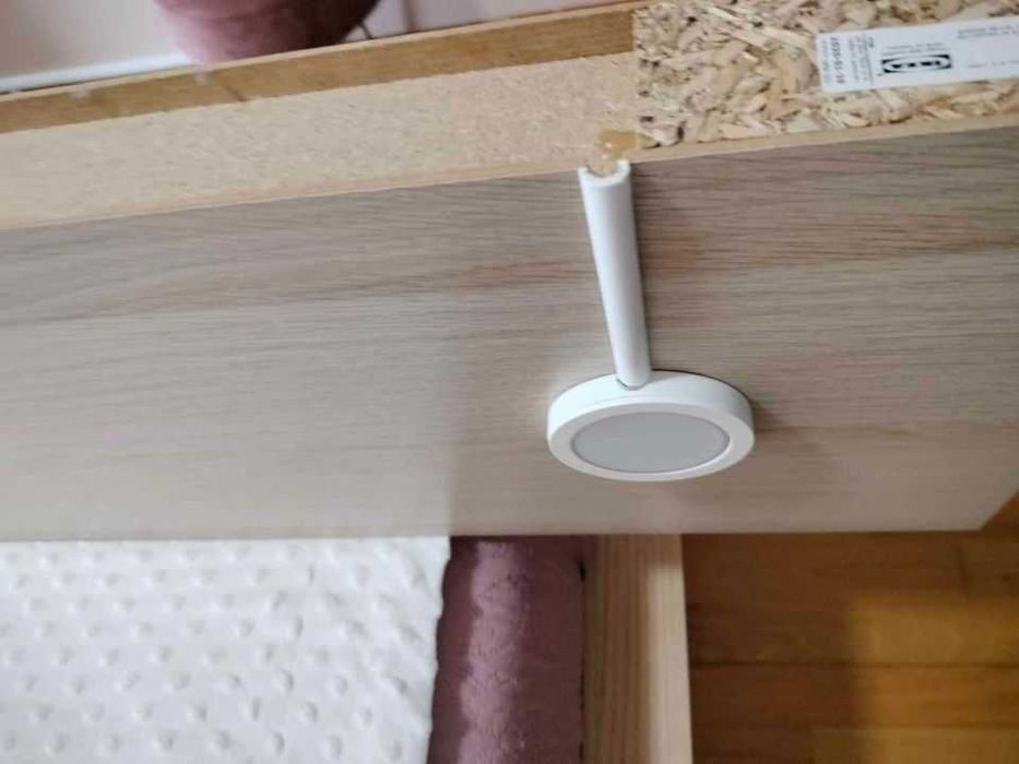 LACK IKEA 190x26 com iluminação