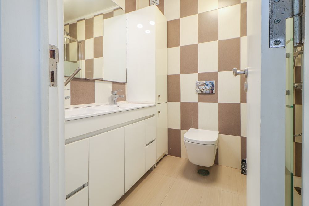 Apartamento T3 remodelado com arrecadação