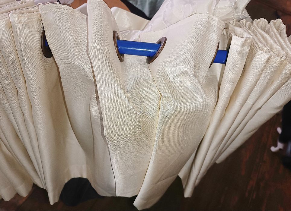 Długi szal podsufitowy 13,80 M .