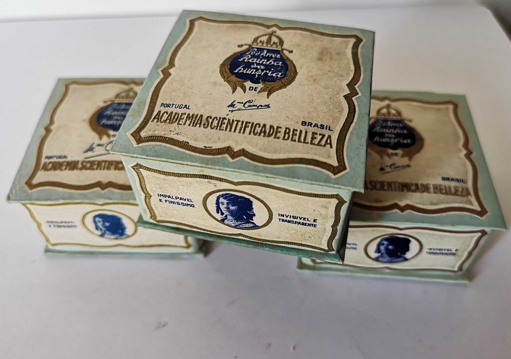 1 Antiga CAIXA de PÓ de ARROZ - Mme CAMPOS - Rainha da Hungria