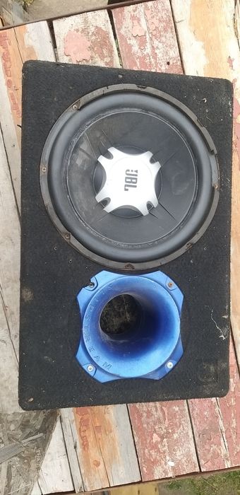 Сабвуфер JBL gt5-1204br