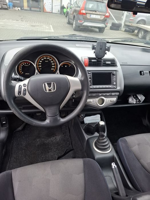 Honda Jazz 5 drzwi 2 komplety kół