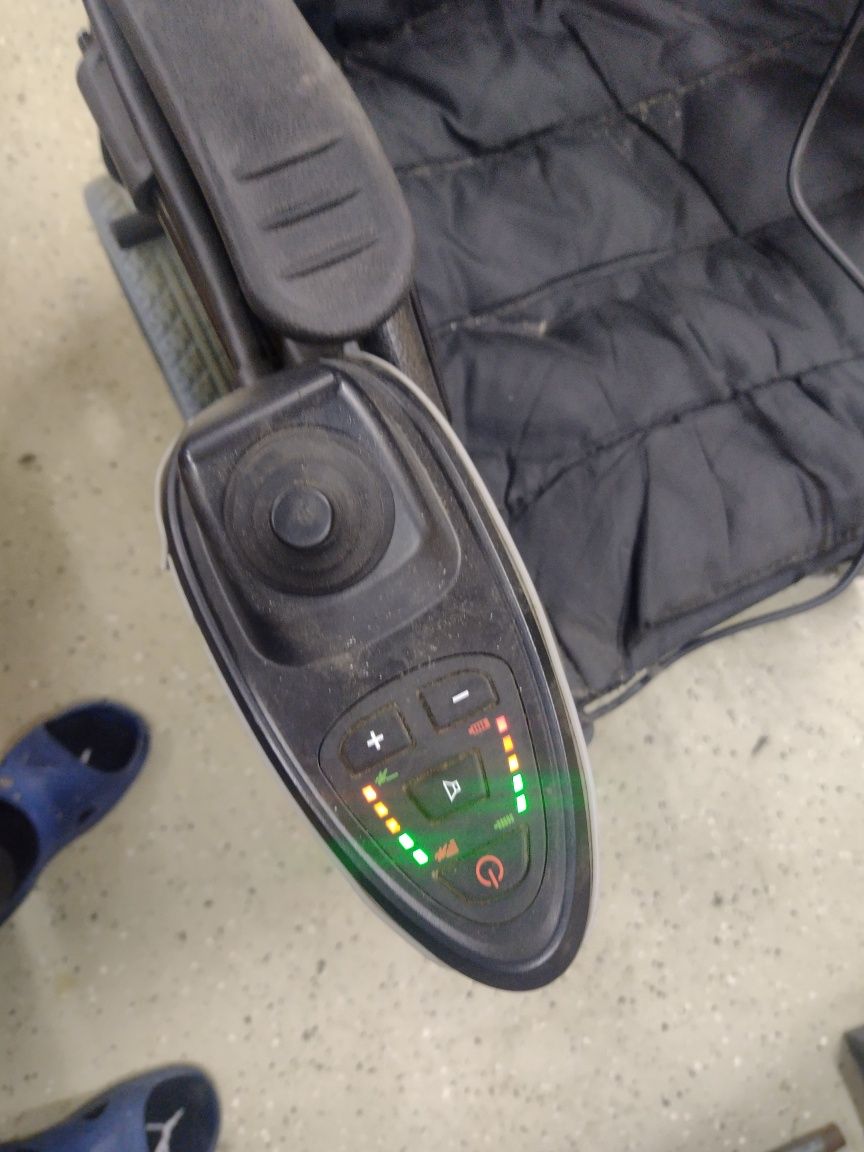 Wózek inwalidzki elektryczny