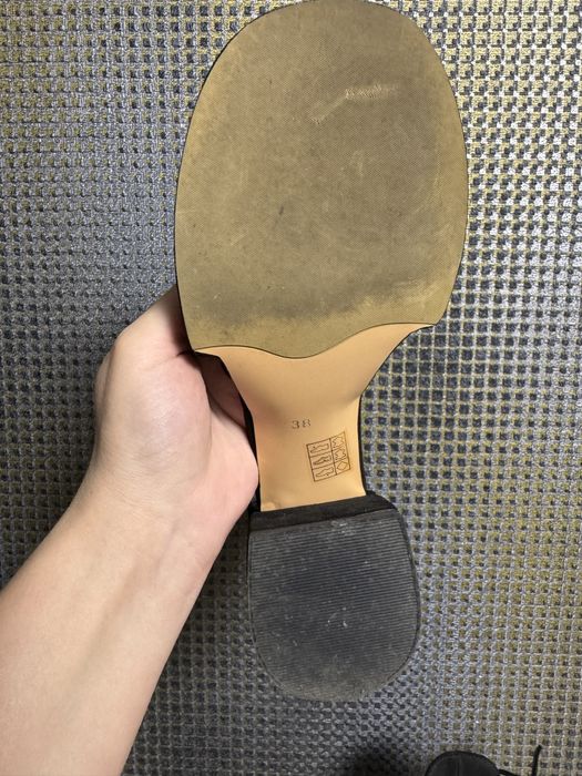 Женсие босоножки замш