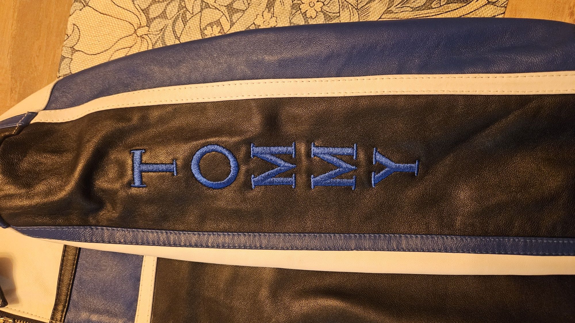 Kurtka tommy hilfiger jak nowa
