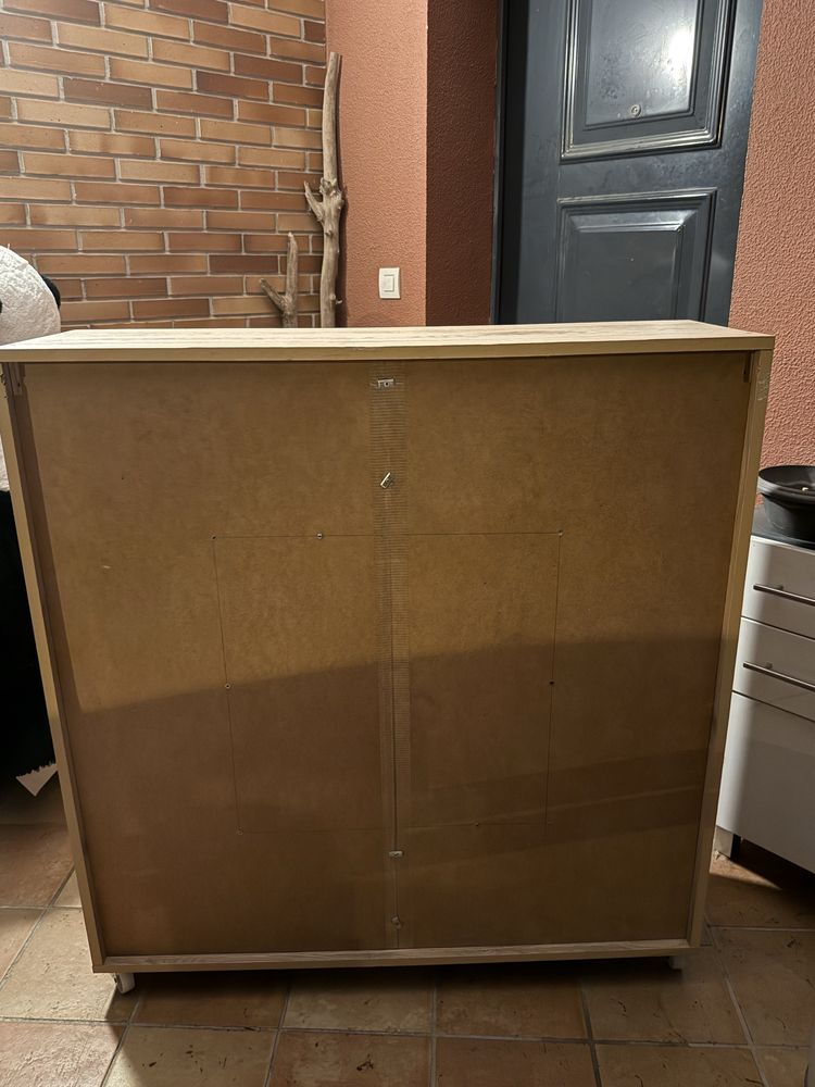 Móvel com porta
