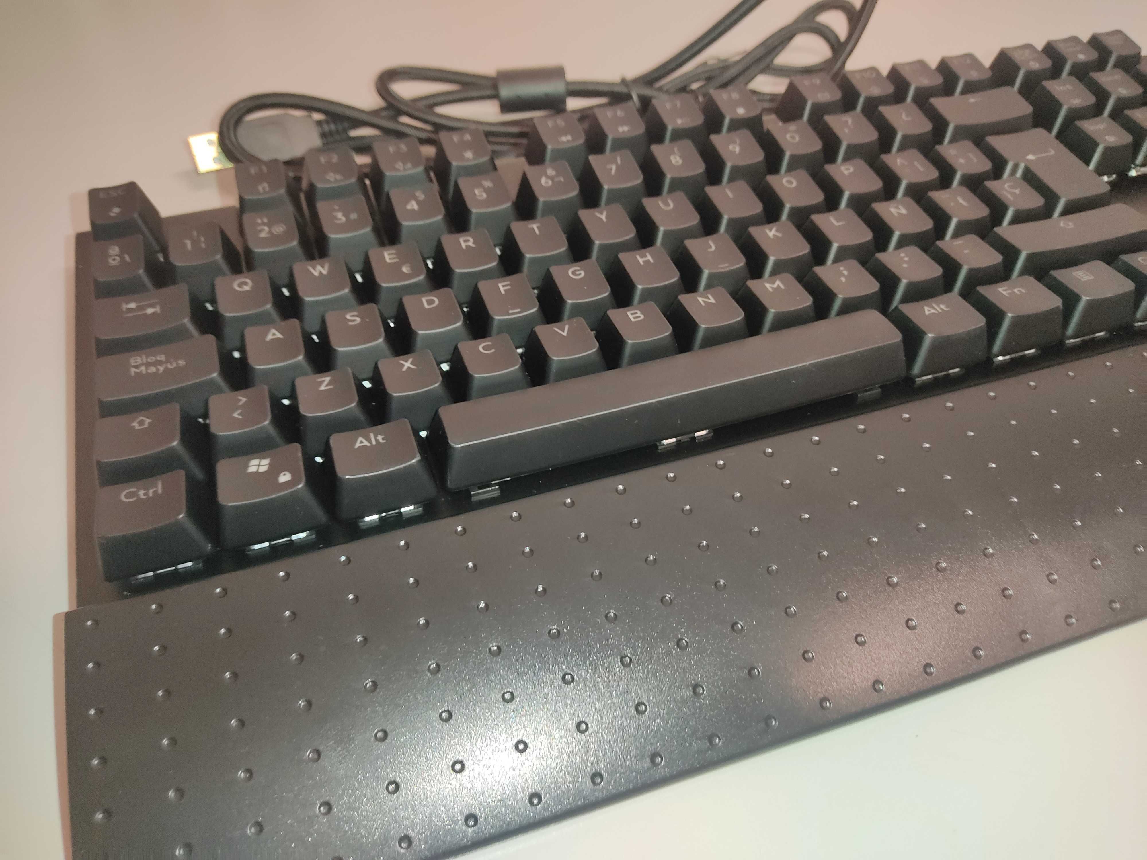 Teclado mecânico gaming em espanhol