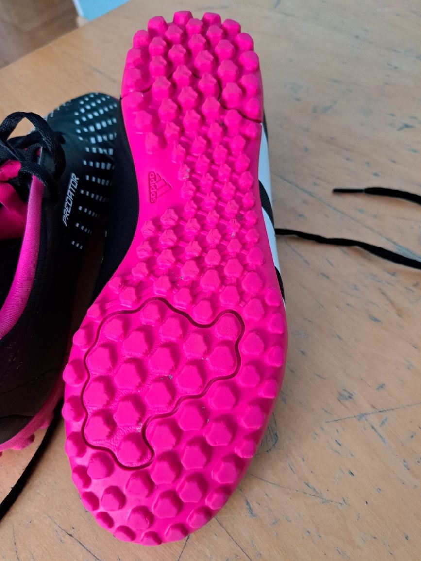 Turfy adidas predator