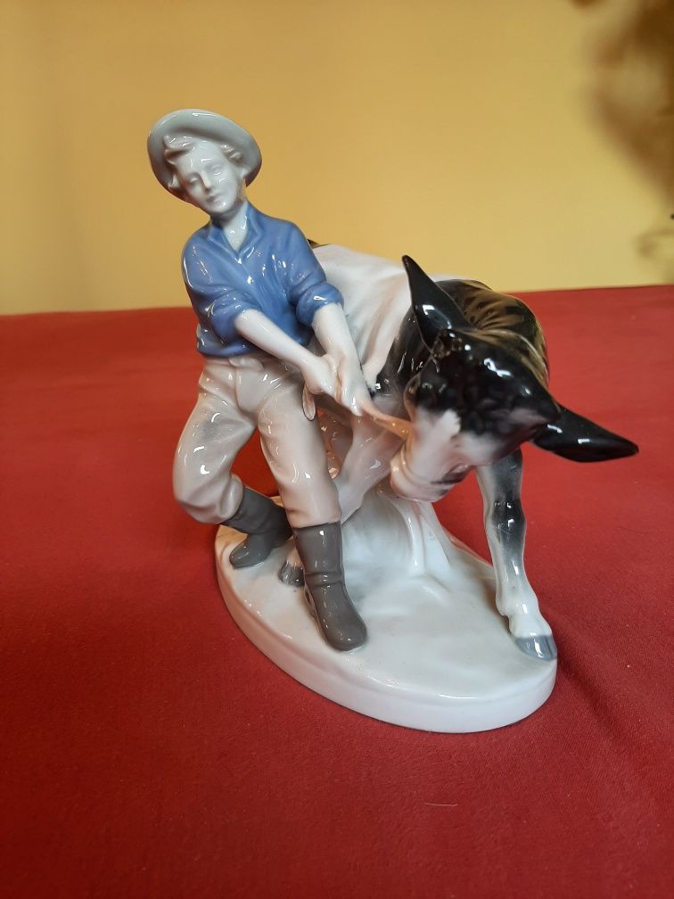 Figurka chłopiec z krową Lippelsdorf.