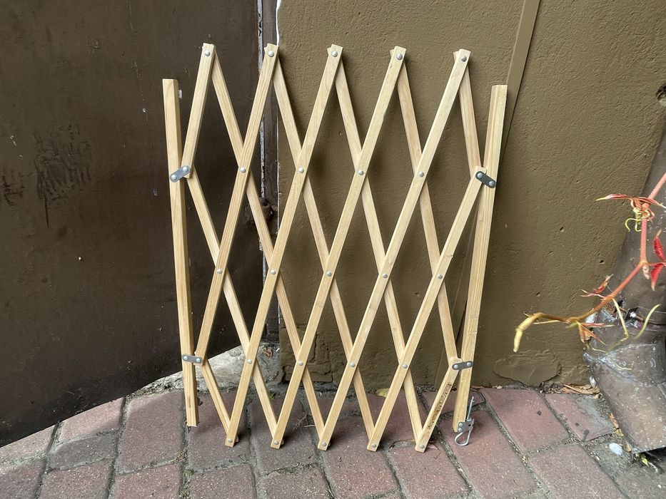 Barierka zabezpieczająca na schody, bramka dla dzieci, psa, kota