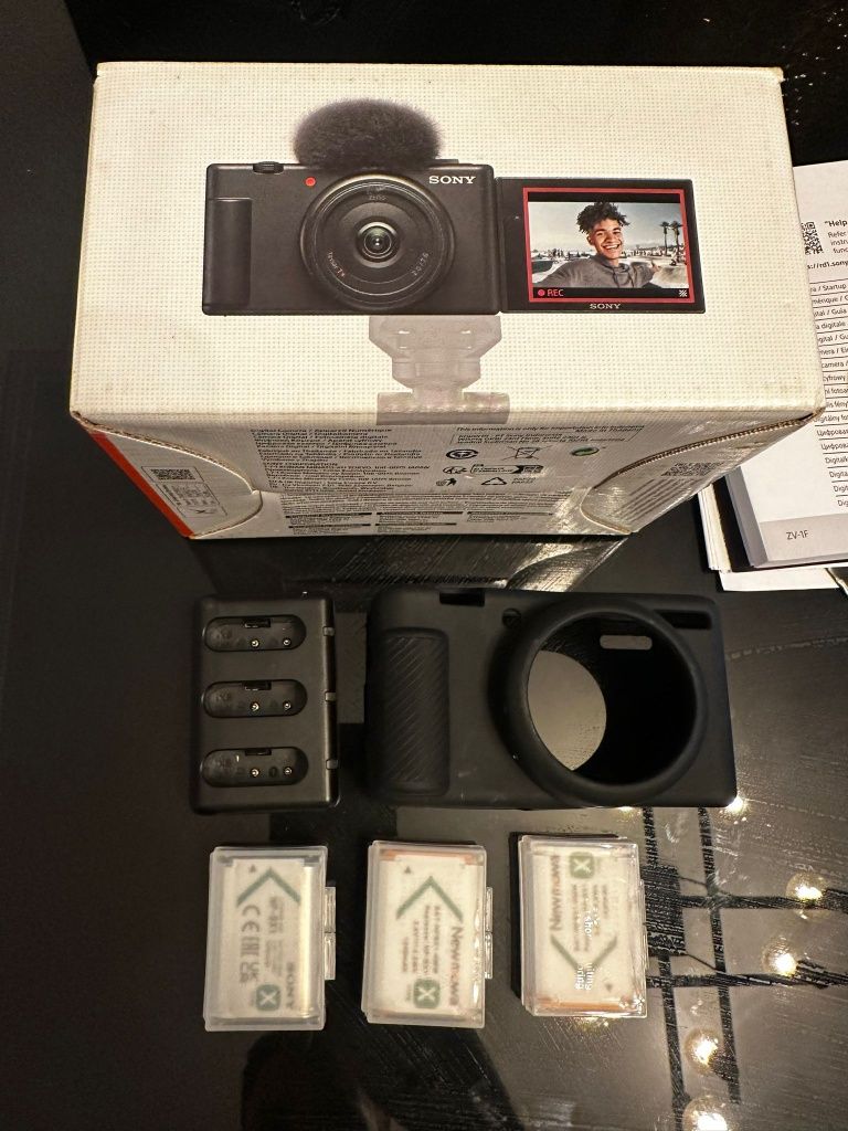 Câmara Sony ZV-1F + acessórios