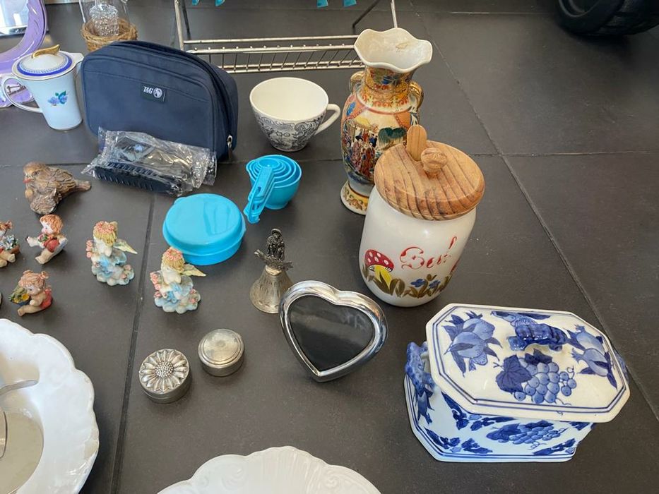 Louça e artigos de decoração : lote 55 peças