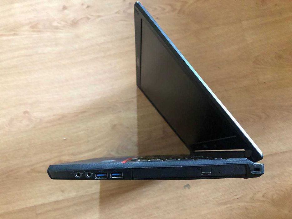 Fujitsu Lifebook E556 (15,6"/ SSD 256Гб / 8Гб / і5)