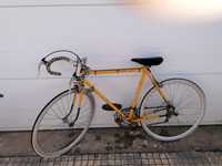 Vendo bicicleta antiga, marca império, já anteriormente restaurada.